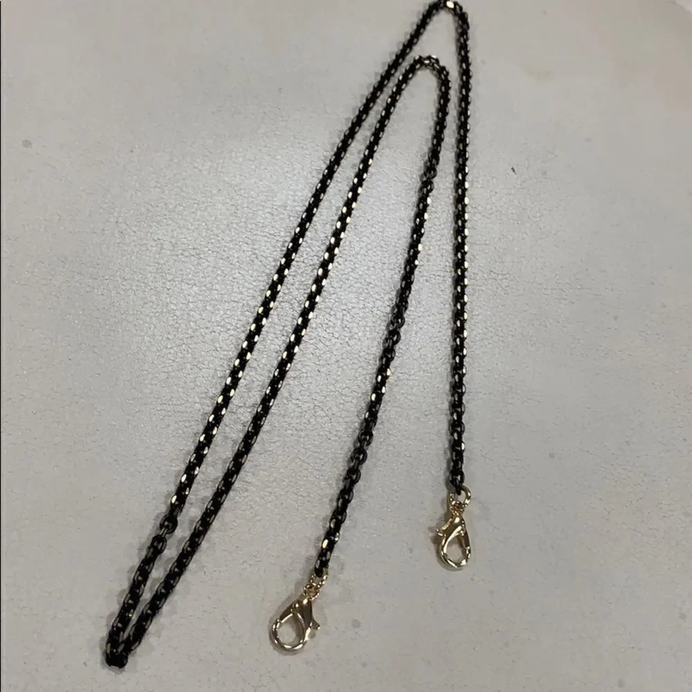 Black & gold mask chain